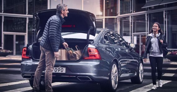 Bezpečné dějiny Volva. Za tříbodové bezpečnostní pásy i boční airbagy vděčíme právě švédské automobilce